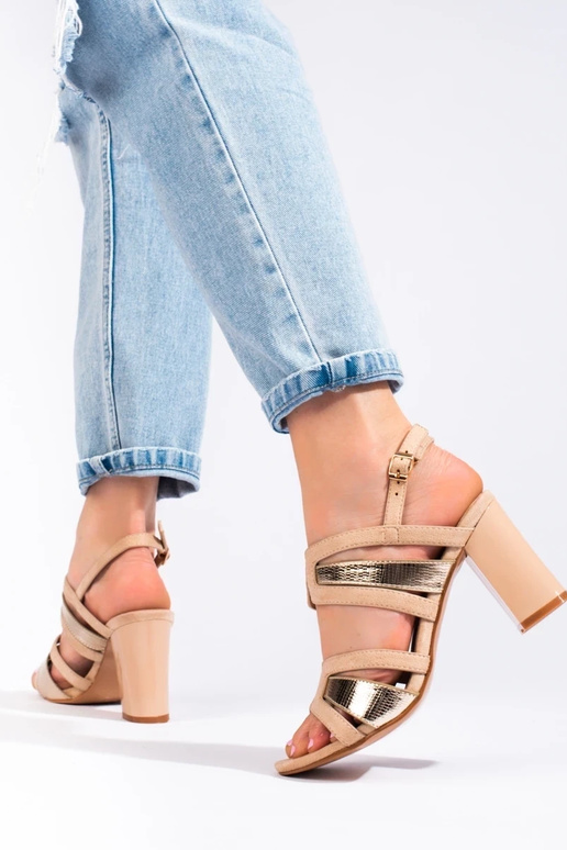 basutės  ant kulno smėlio spalvos-...