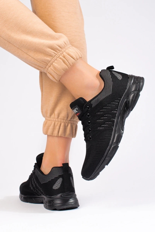 juodos spalvos  sportiniai batai DK