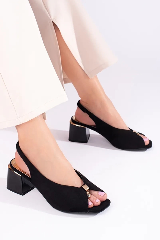 juodos spalvos  sandalai  iš zomšos...