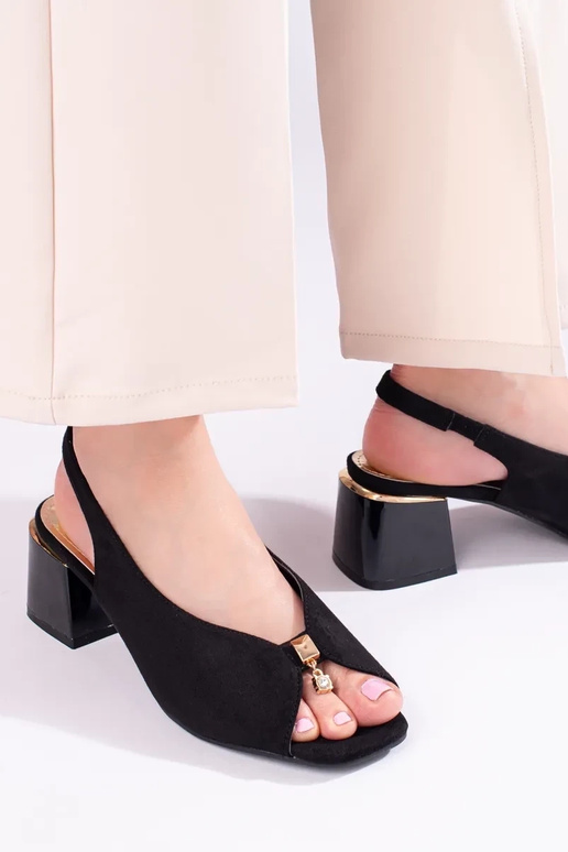 juodos spalvos  sandalai  iš zomšos...