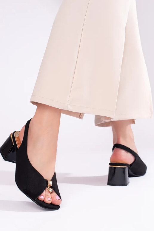 juodos spalvos  sandalai  iš zomšos...