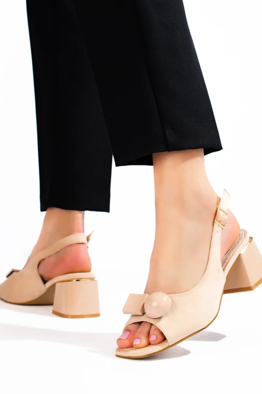 basutės iš zomšos  smėlio spalvos...