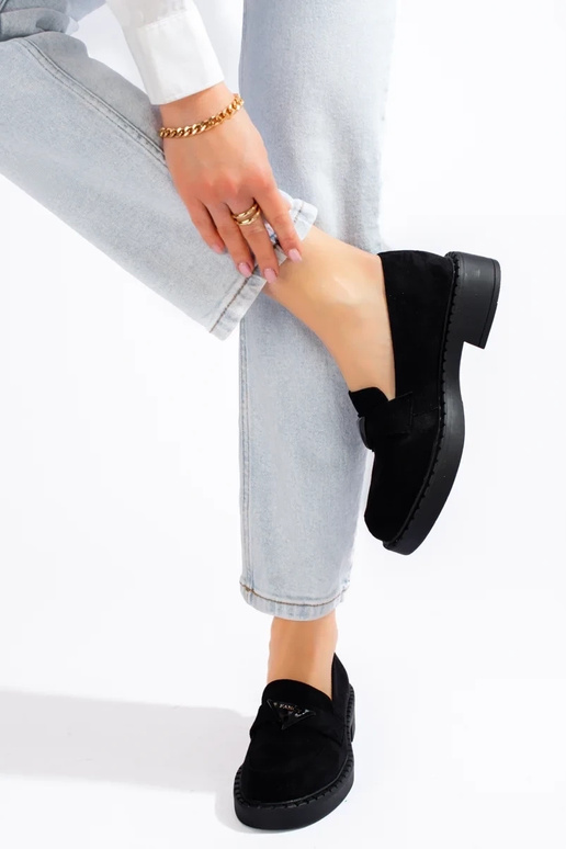 juodos spalvos iš zomšos moteriški...