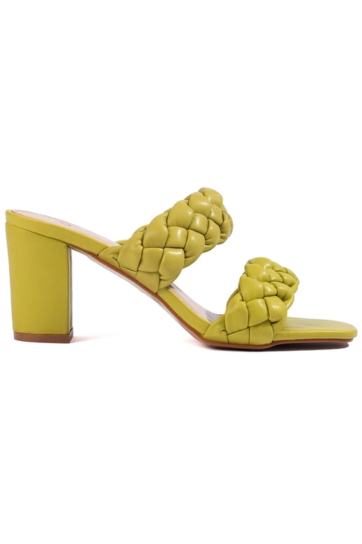 žalios spalvos pintos basutės ant...