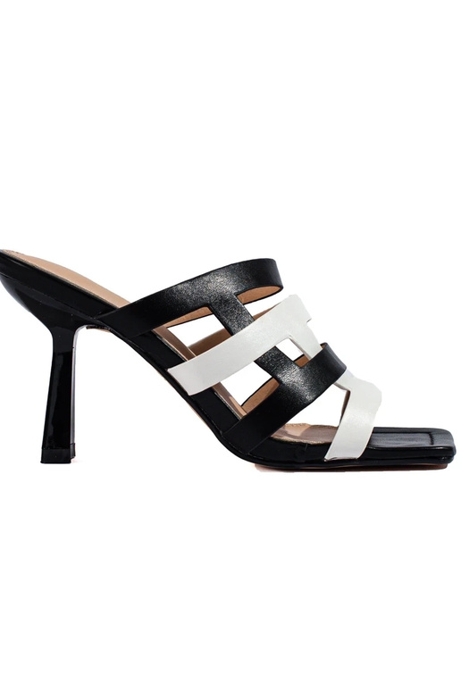 Juodos ir baltos spalvos  Šlepetės... Juodos ir baltos spalvos  Šlepetės...