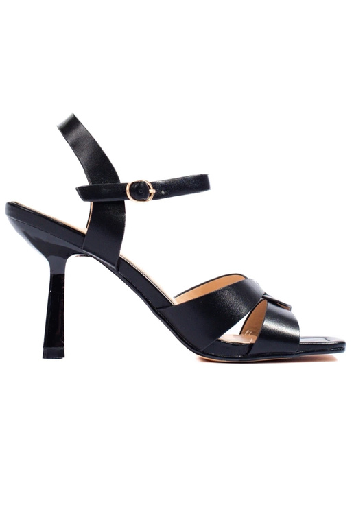 juodos spalvos sandalai ant kulno... juodos spalvos sandalai ant kulno...