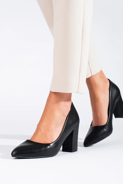 Elegantiški juodi aukštakulniai