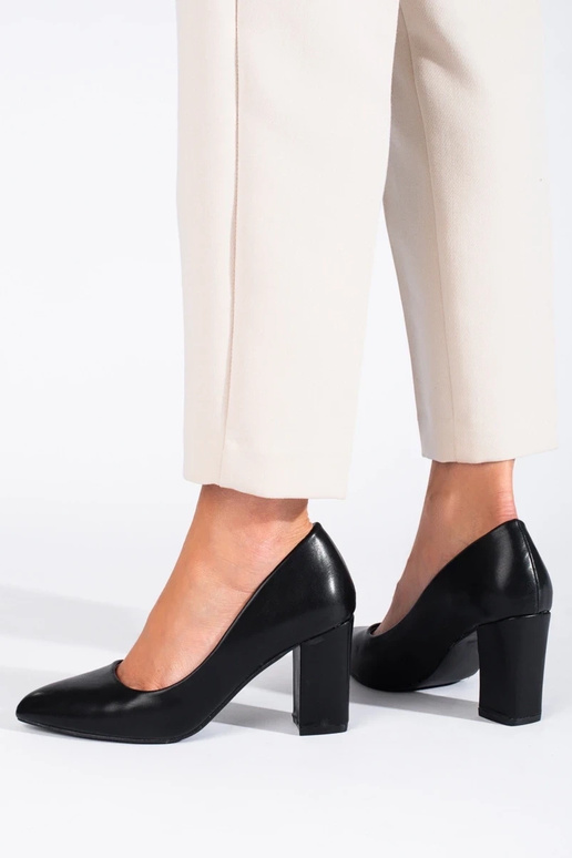 Elegantiški juodi aukštakulniai