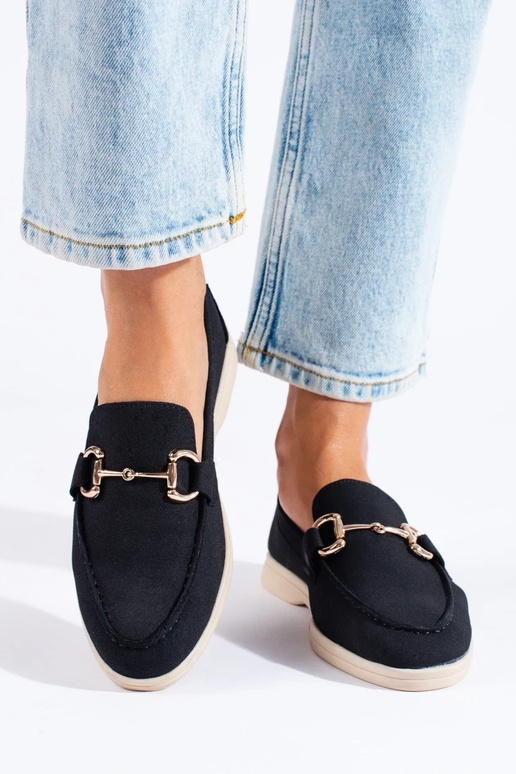 iš zomšos pusbačiai juodos spalvos... iš zomšos pusbačiai juodos spalvos...