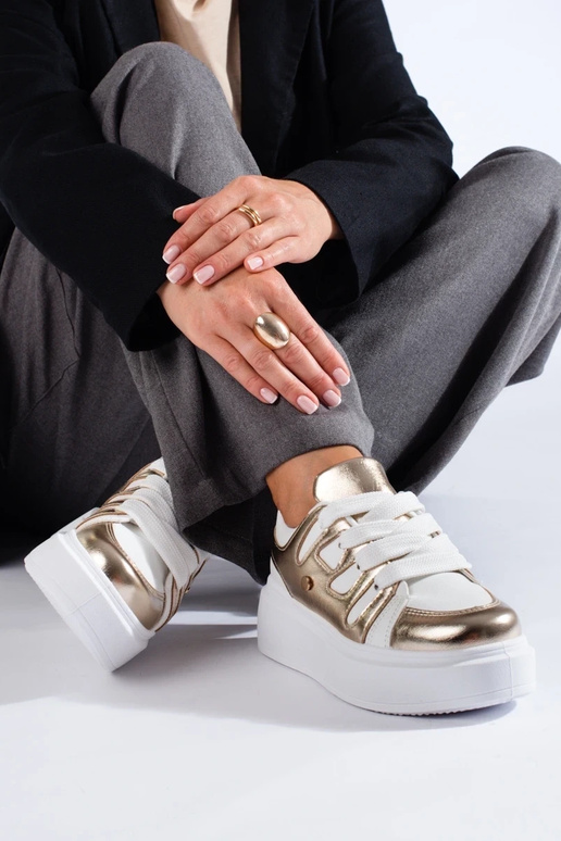 Sneakers modelio batai su aukšta... Sneakers modelio batai su aukšta...