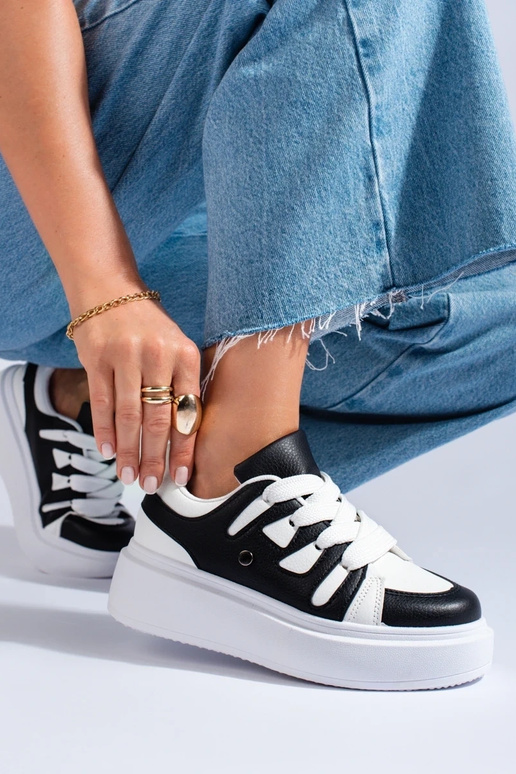 Juodos ir-baltos spalvos Sneakers...