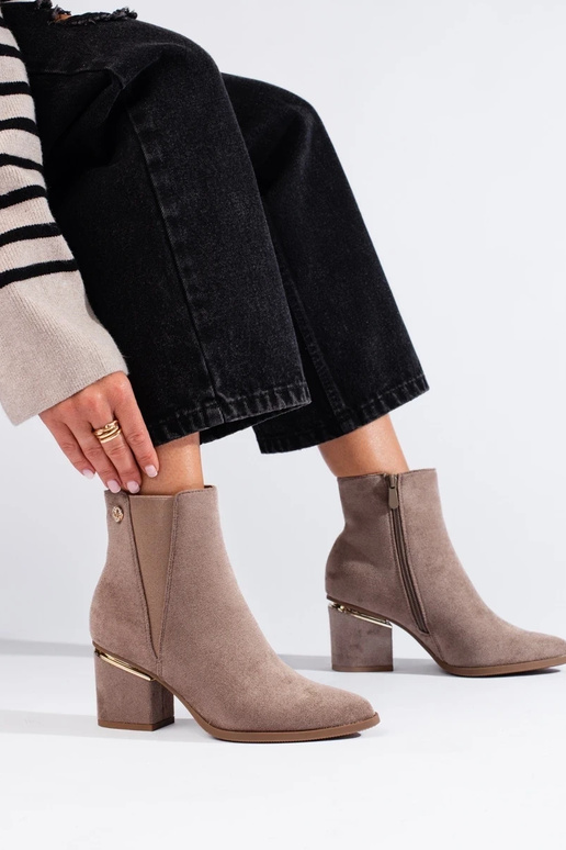 iš zomšos moteriški batai Chelsea... iš zomšos moteriški batai Chelsea...