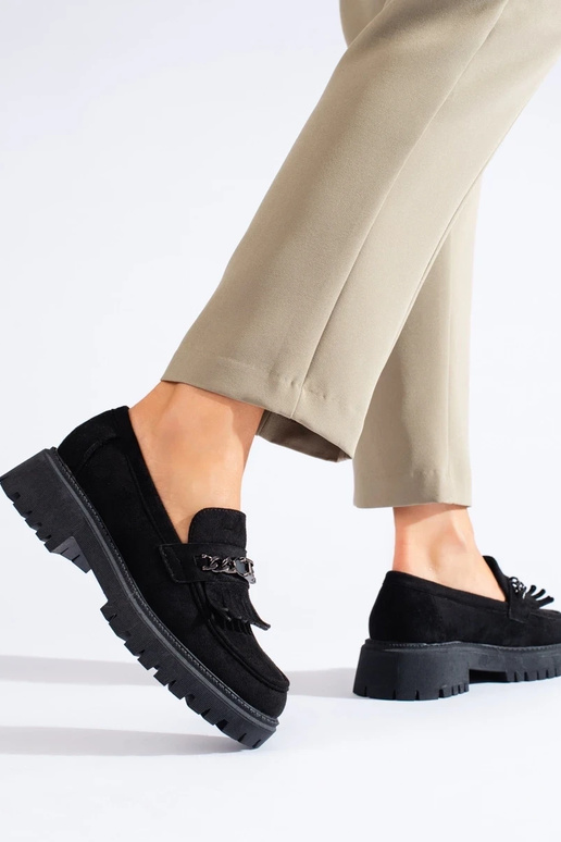 iš zomšos juodos spalvos moteriški...