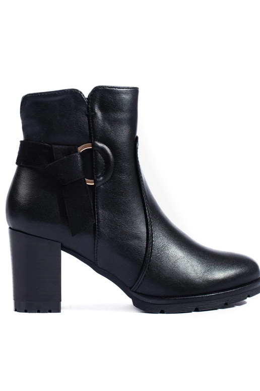 Patogūs juodi batai ant aukštakulnių