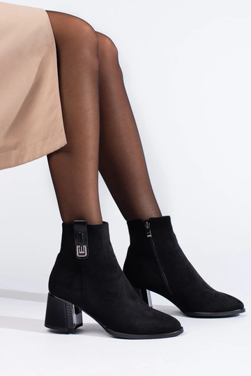 juodos spalvos klasika iš... 2