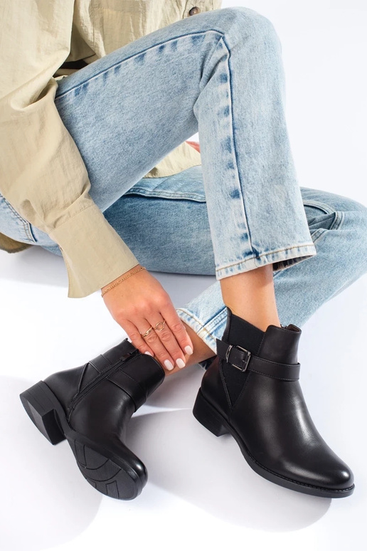 Juodi moteriški batai su elastinga...