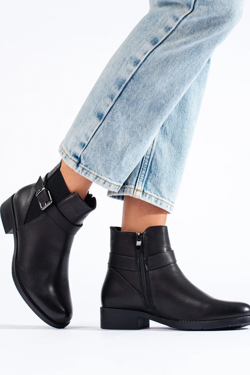 Juodi moteriški batai su elastinga...
