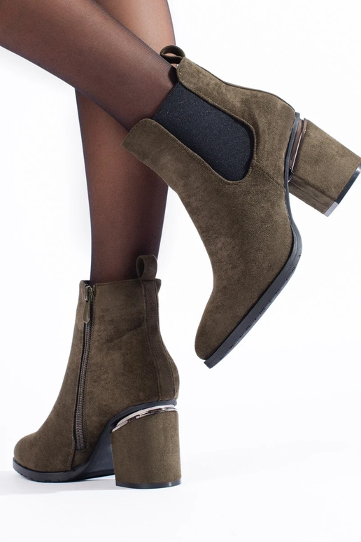 chaki spalvos iš zomšos Chelsea batai...