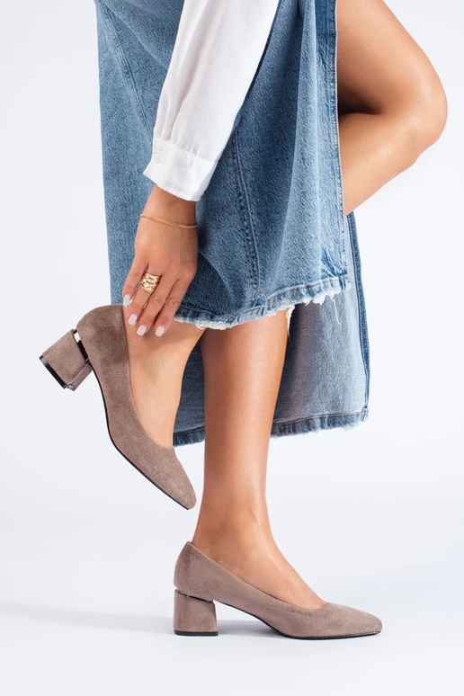 Zomšiniai aukštakulniai ant žemo...