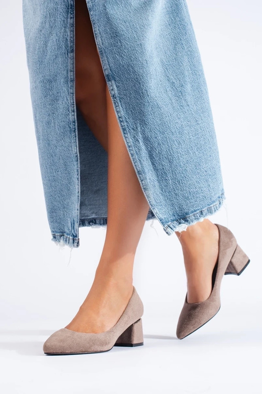 Zomšiniai aukštakulniai ant žemo...