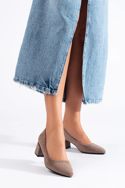 Zomšiniai aukštakulniai ant žemo...