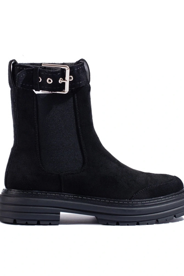 juodos spalvos iš zomšos...