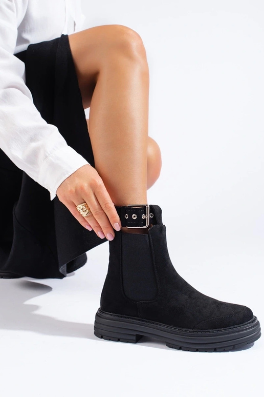 juodos spalvos iš zomšos batai su... juodos spalvos iš zomšos batai su...