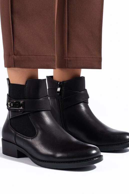 Moteriškas juodos spalvos batai butas