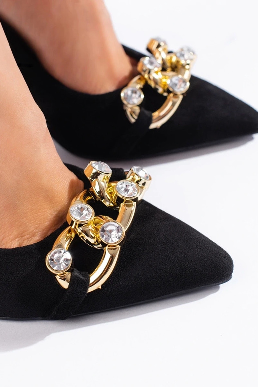 iš zomšos juodos spalvos...