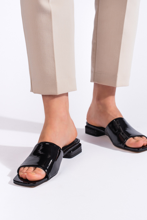 juodos spalvos Šlepetės juodos spalvos Šlepetės