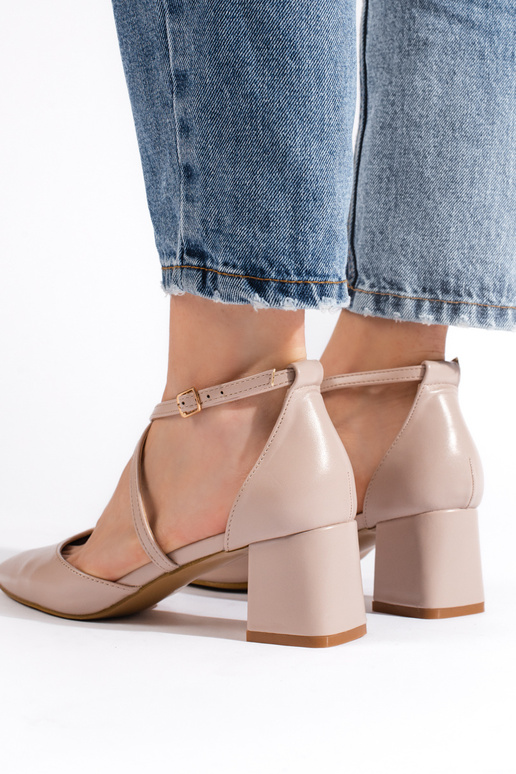 smėlio spalvos sandalai smėlio spalvos sandalai