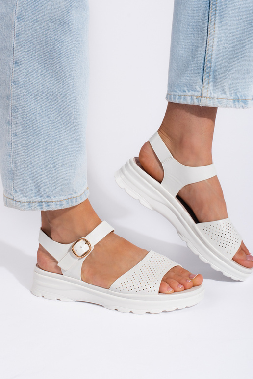 Patogūs baltos spalvos sandalai moterims