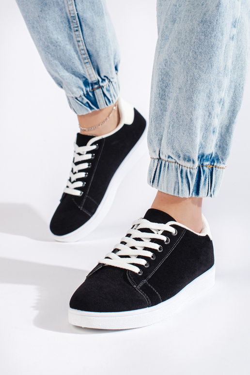 juodos spalvos iš zomšos Moteriški batai juodos spalvos iš zomšos Moteriški batai