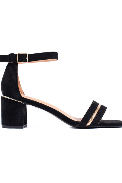 juodos spalvos iš zomšos sandalai ant...