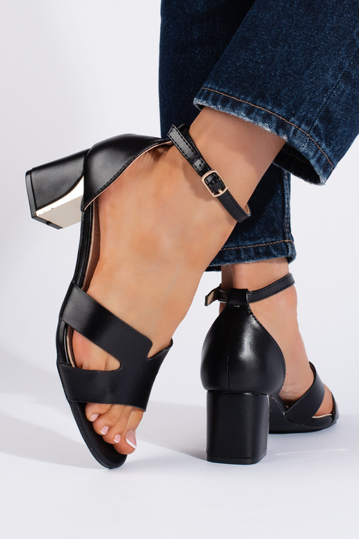 juodos spalvos sandalai juodos spalvos sandalai