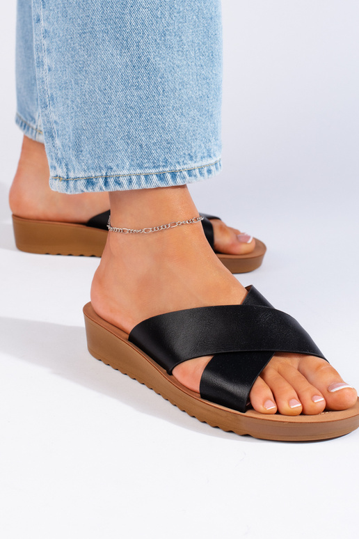 juodos spalvos  Šlepetės  su platforma