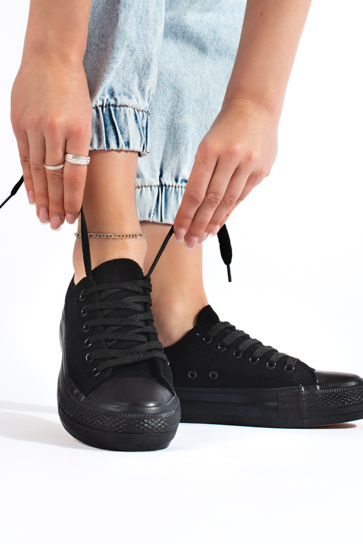 Juodos spalvos klasikinio modelio...