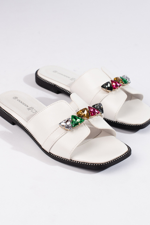 baltos spalvos Šlepetės baltos spalvos Šlepetės