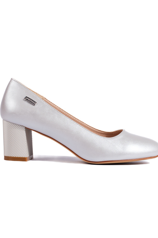 sidabro spalvos aukštakulniai ant...