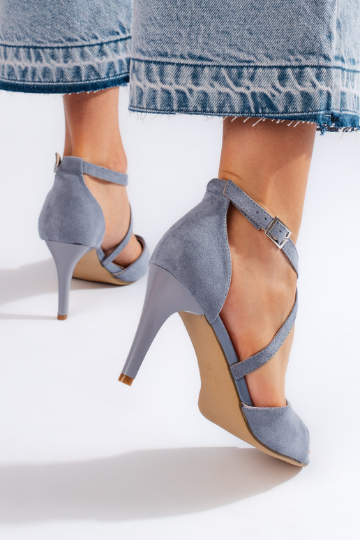 iš zomšos sandalai plonu kulniuku...