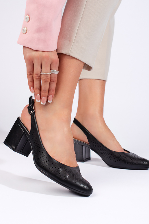 su aužūro elementais juodos spalvos...