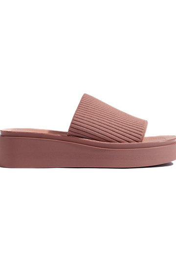 rožinės spalvos Šlepetės