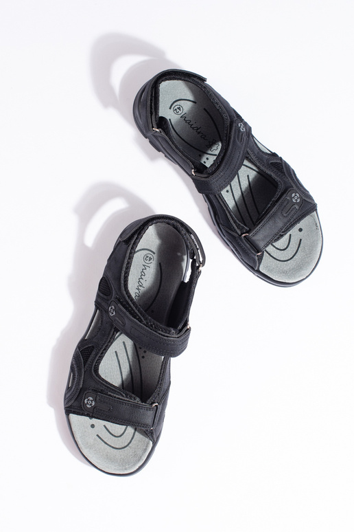 basutės  juodos spalvos