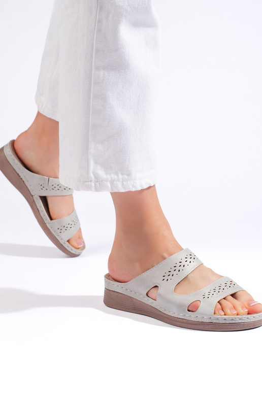 pilkos spalvos Šlepetės