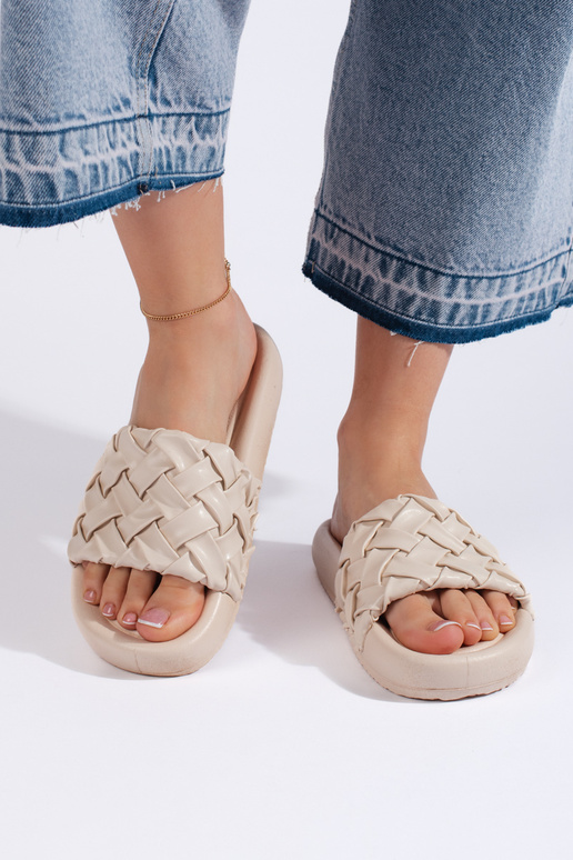 su raštais smėlio spalvos Šlepetės