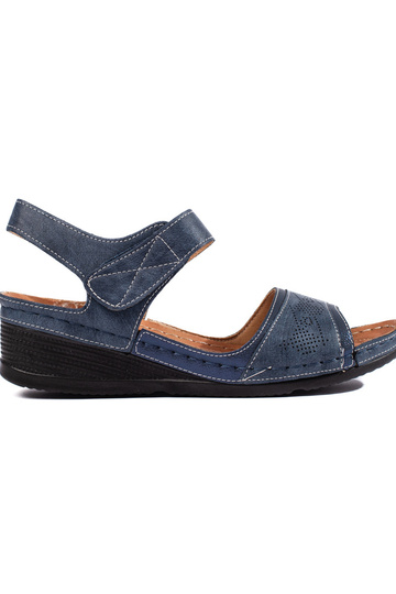 mėlynos spalvos sandalai