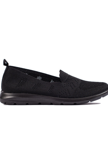 juodos spalvos  slip on