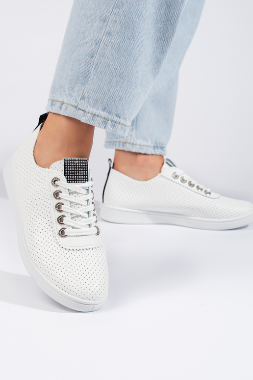 su aužūro elementais baltos spalvos...