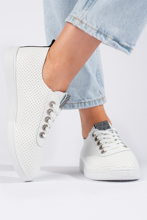 su aužūro elementais baltos spalvos...