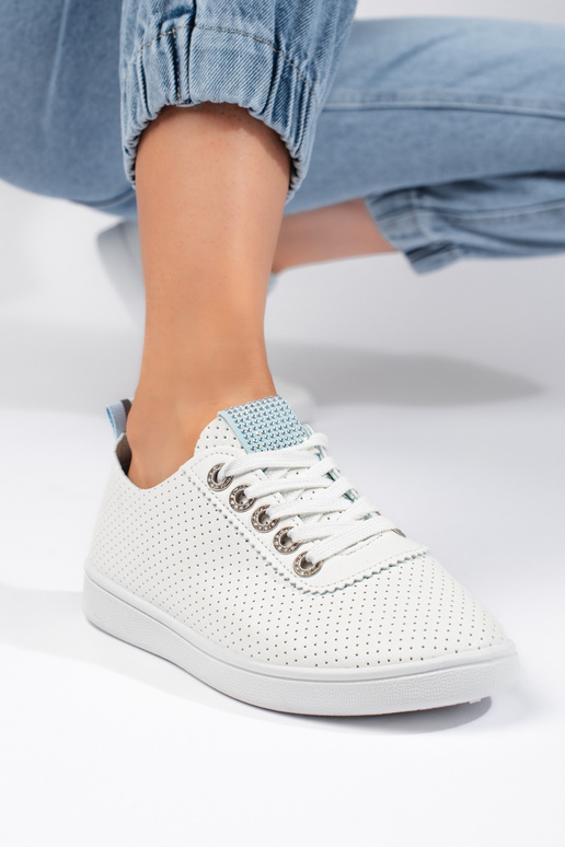 su aužūro elementais baltos spalvos...